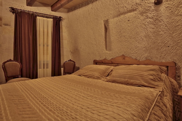 Harman Cave Hotel
